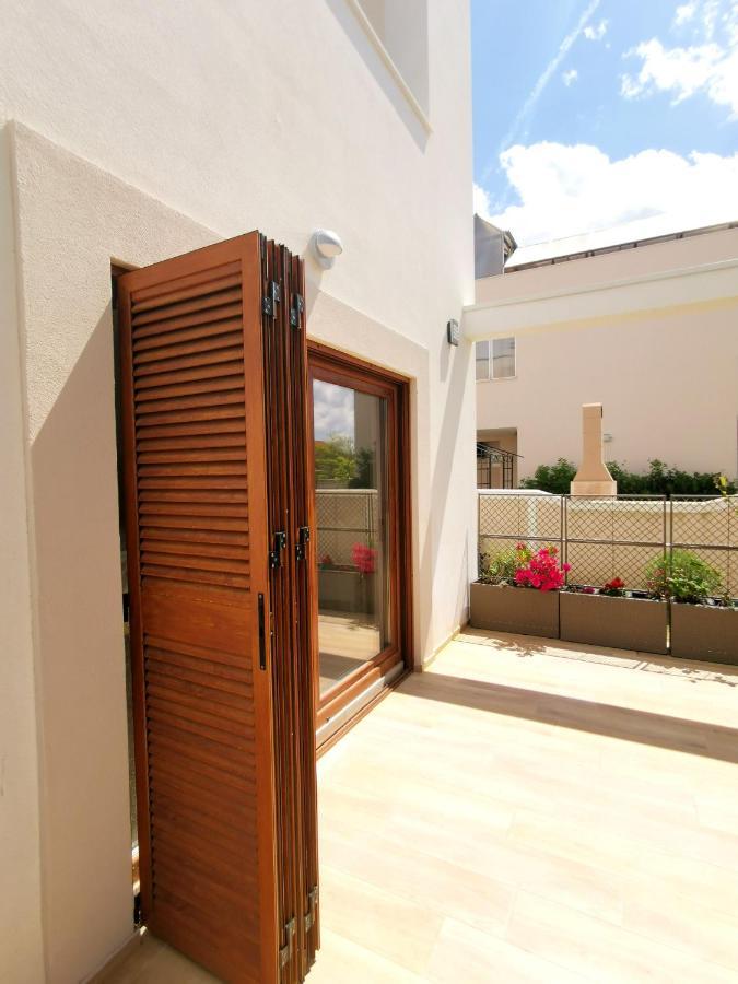Apartments Leticia Врси Экстерьер фото